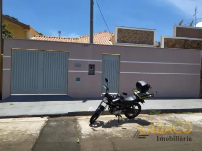 Casa com 3 Quartos para alugar, 200m² no Jardim Brasil, São Carlos