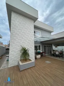 Casa com 3 Quartos à venda, 270m² no Extensão do Bosque, Rio das Ostras