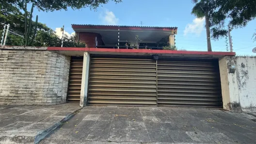 Casa com 4 Quartos à venda, 262m² no Espinheiro, Recife