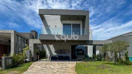 Sobrado com 4 Quartos à venda, 308m² no XANGRI-LÁ, Xangri-lá