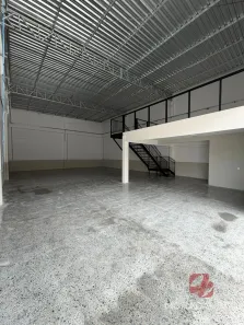 Galpão/Depósito/Armazém para alugar, 260m² no Alto São Bento, Itapema