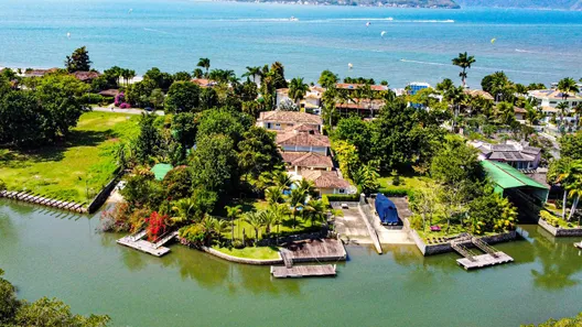 Casa com 6 Quartos à venda, 2500m² no , Mangaratiba