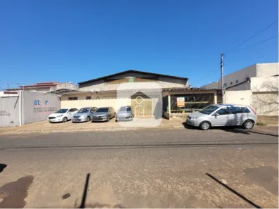 Galpão/Depósito/Armazém para alugar, 720m² no Marta Helena, Uberlândia