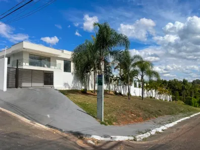 Sobrado com 5 Quartos à venda, 1400m² no Setor de Habitações Individuais Sul, Brasília