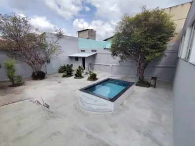 Casa com 3 Quartos à venda, 230m² no Padre Eustáquio, Belo Horizonte