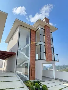 Casa de Condomínio com 4 Quartos à venda, 260m² no Tijuca, Teresópolis