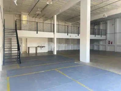 Galpão/Depósito/Armazém para alugar, 300m² no Quinta dos Eucaliptos, Taubaté