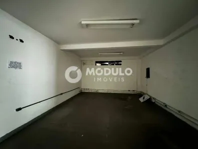 Galpão/Depósito/Armazém para alugar, 850m² no Segismundo Pereira, Uberlândia