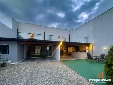 Casa com 4 Quartos à venda, 233m² no Boa Vista, Joinville