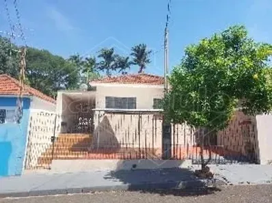 Casa com 3 Quartos para alugar, 164m² no Centro, Araraquara