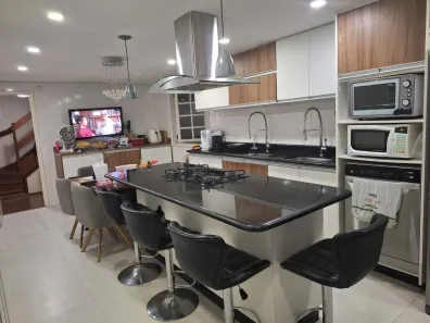 Sobrado com 5 Quartos à venda, 350m² no Jardim Rosa Maria, São Paulo