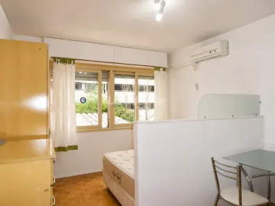 Kitnet com 1 Quarto para alugar, 31m² no Floresta, Porto Alegre