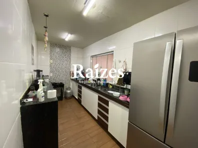 Casa com 2 Quartos à venda, 85m² no Jardim Holanda, Uberlândia