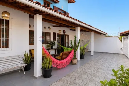 Sobrado com 3 Quartos à venda, 236m² no Jardim do Sol, Caraguatatuba
