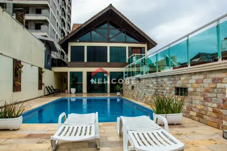 Ponto Comercial com 12 Quartos à venda, 820m² no Centro, Itanhaém