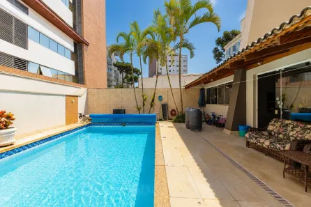 Casa com 3 Quartos para venda ou aluguel, 285m² no Água Verde, Curitiba