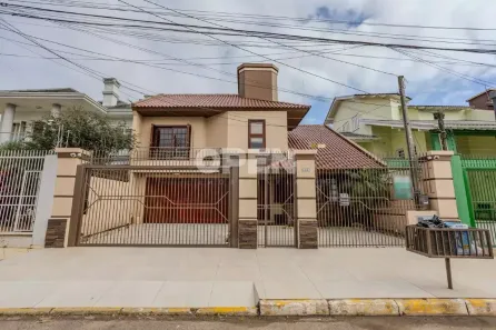 Sobrado com 4 Quartos para alugar, 210m² no Centro, Canoas