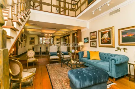 Casa com 4 Quartos à venda, 640m² no Três Figueiras, Porto Alegre