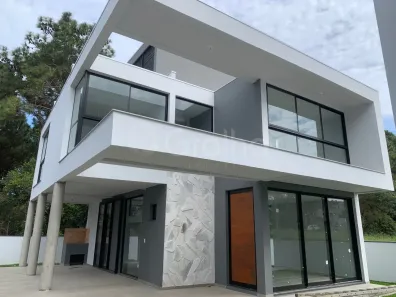 Casa com 3 Quartos à venda, 175m² no São João do Rio Vermelho, Florianópolis