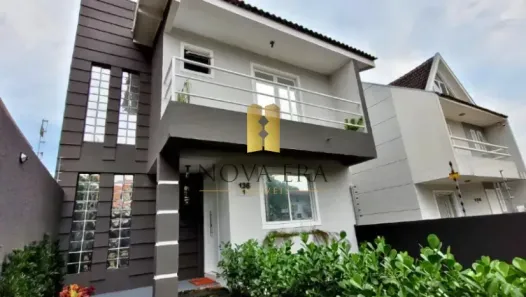 Casa com 3 Quartos à venda, 141m² no Santa Cândida, Curitiba