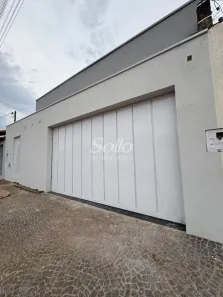 Casa com 3 Quartos à venda, 170m² no São Jorge, Uberlândia