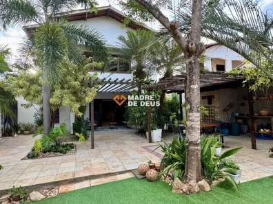 Casa com 3 Quartos à venda, 240m² no Cambeba, Fortaleza