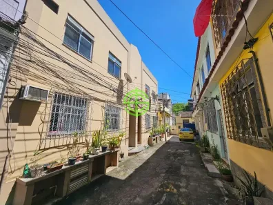 Casa com 2 Quartos para alugar, 45m² no São Cristóvão, Rio de Janeiro