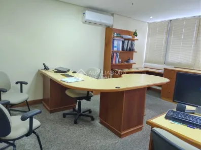 Sala Comercial à venda, 48m² no Três Figueiras, Porto Alegre