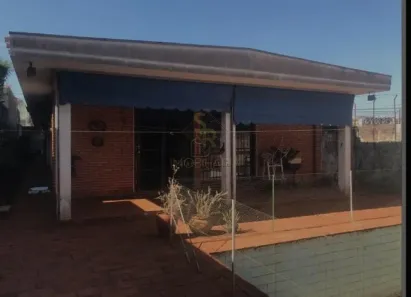 com 3 Quartos para alugar, 250m² no Jardim Sumaré, Ribeirão Preto