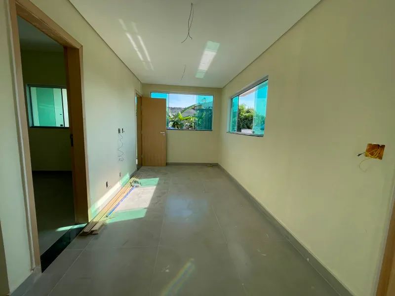 Casa com 2 quartos — Santa Terezinha, Belo Horizonte