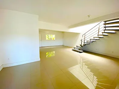Sobrado com 3 Quartos à venda, 176m² no Praia dos Amores, Balneário Camboriú