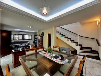 Sobrado com 3 Quartos à venda, 219m² no Parque Colonial, São Paulo