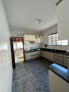 Casa com 3 Quartos à venda, 138m² no Jardim América, Maringá