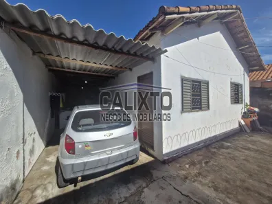Casa com 3 Quartos à venda, 55m² no Presidente Roosevelt, Uberlândia