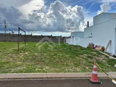 Lote/Terreno à venda, 240m² no Jardim Jockey Clube, São Carlos