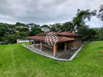 Fazenda/Sítio com 4 Quartos à venda, 450m² no Barrocão, Piracaia