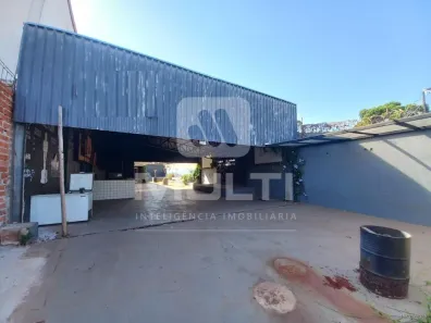 Casa com 1 Quarto para alugar, 200m² no Santa Mônica, Uberlândia