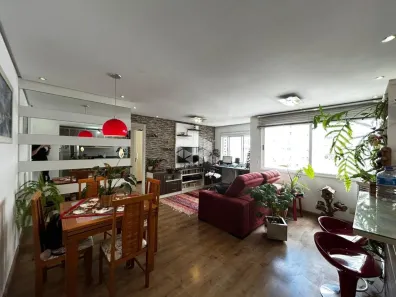 Apartamento com 2 Quartos à venda, 65m² no Vila Ipiranga, Porto Alegre