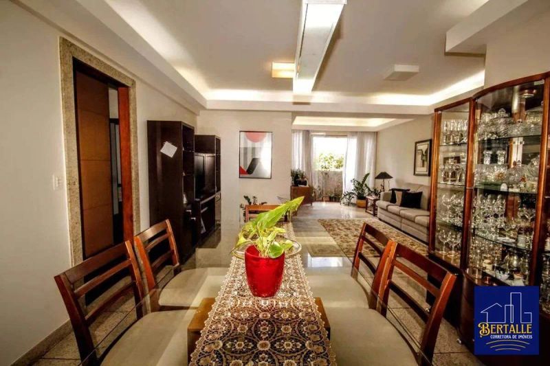 Apartamento com 4 quartos — Santa Efigênia, Belo Horizonte