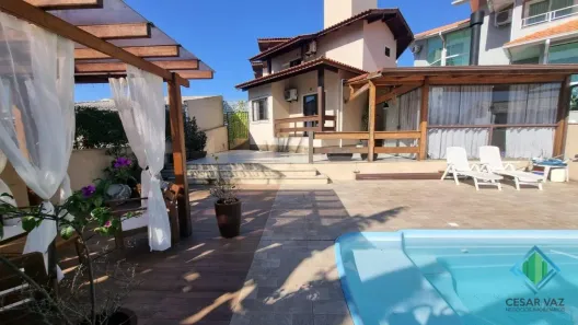 Casa com 3 Quartos à venda, 233m² no Pedra Branca, Palhoça