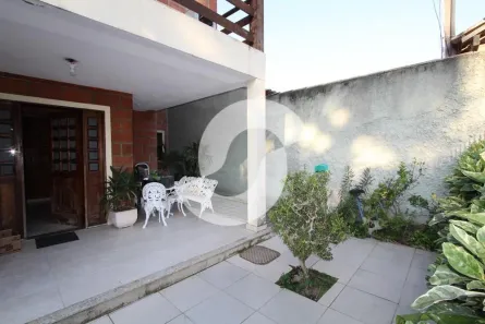 Casa com 5 Quartos à venda, 360m² no Itaipu, Niterói