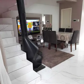 Casa de Condomínio com 2 Quartos à venda, 61m² no Santa Lúcia, Caxias do Sul