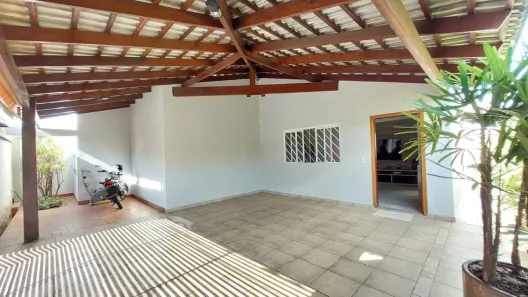 Casa com 3 Quartos à venda, 196m² no Saraiva, Uberlândia