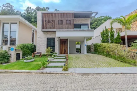 Casa de Condomínio com 3 Quartos à venda, 275m² no Fazendinha, Itajaí