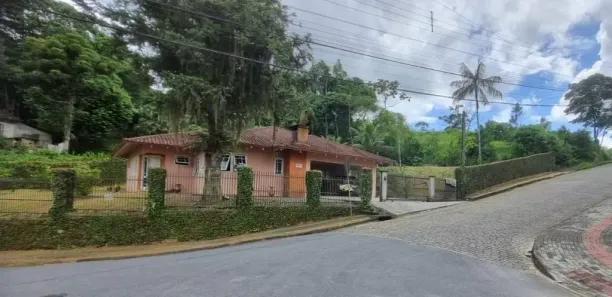 Casa com 3 Quartos à venda, 165m² no Floresta, Joinville
