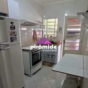 Casa com 2 Quartos à venda, 150m² no Jardim Castanheira, São José dos Campos