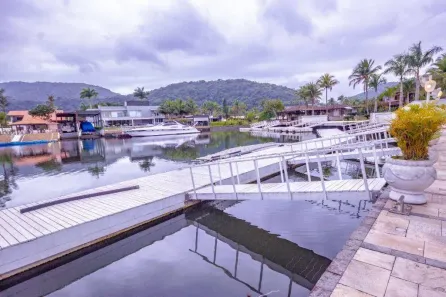 Casa de Condomínio com 5 Quartos para alugar, 751m² no Balneario Praia do Perequê, Guarujá