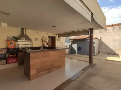 Sobrado com 4 Quartos à venda, 252m² no Jardim Patrícia, Mogi Mirim