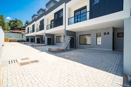 Sobrado com 4 Quartos à venda, 195m² no Bom Retiro, Curitiba