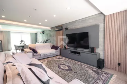 Casa com 3 Quartos para alugar, 247m² no Santo Inácio, Curitiba